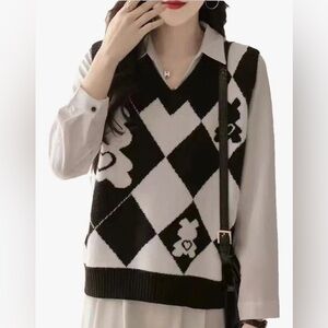 Women's Diamond V-Neck Knitted Sweater
Vest Camback